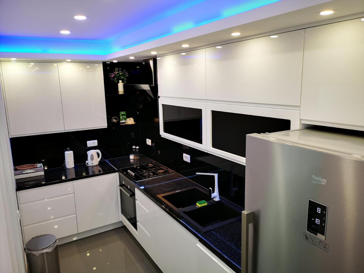 Deluxe Apartment F & M Tučepi エクステリア 写真