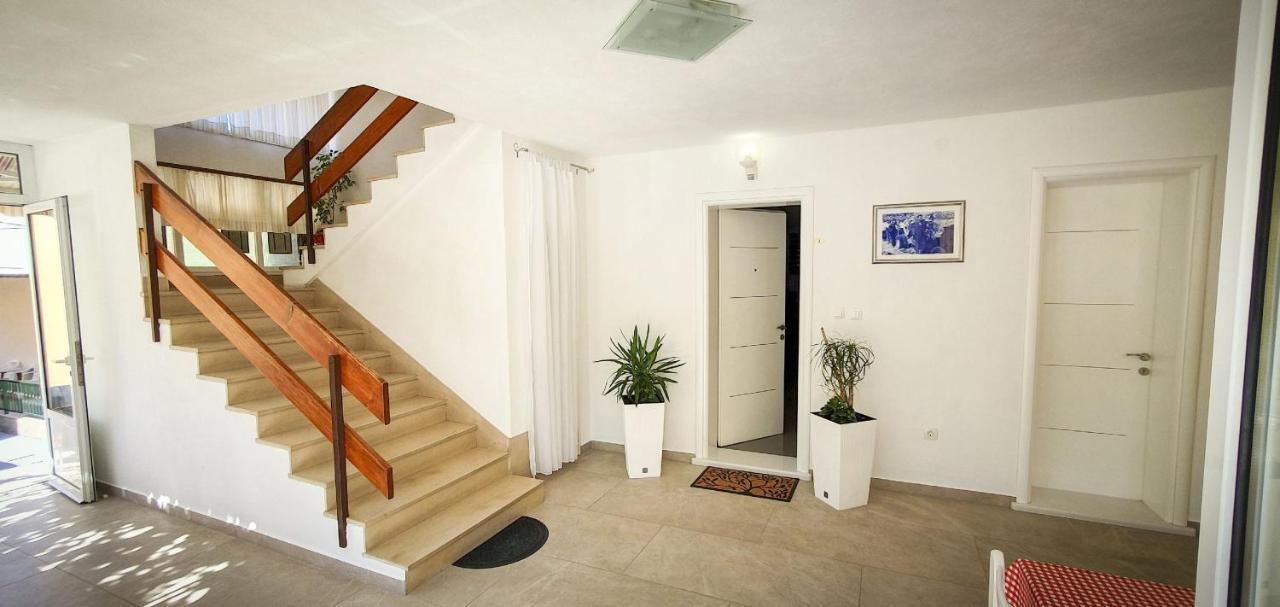 Deluxe Apartment F & M Tučepi エクステリア 写真