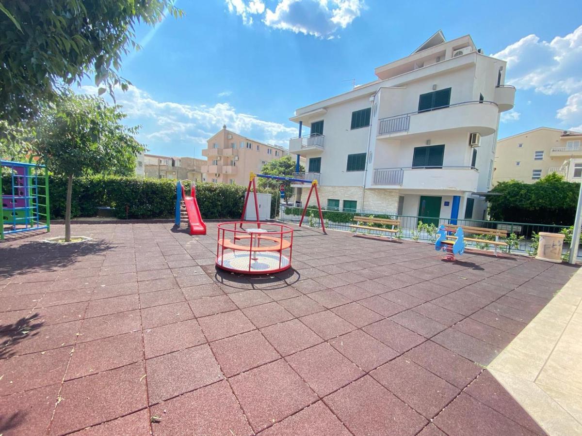 Deluxe Apartment F & M Tučepi エクステリア 写真