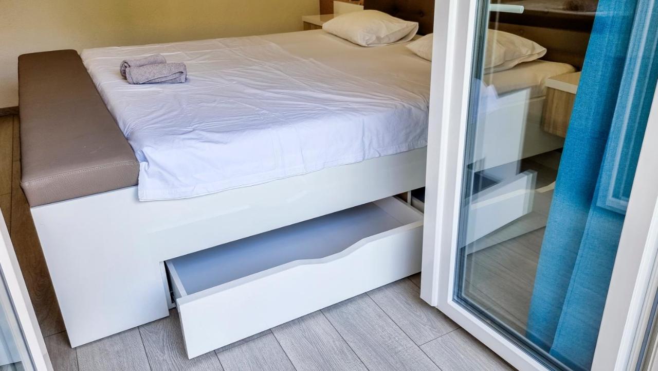 Deluxe Apartment F & M Tučepi エクステリア 写真