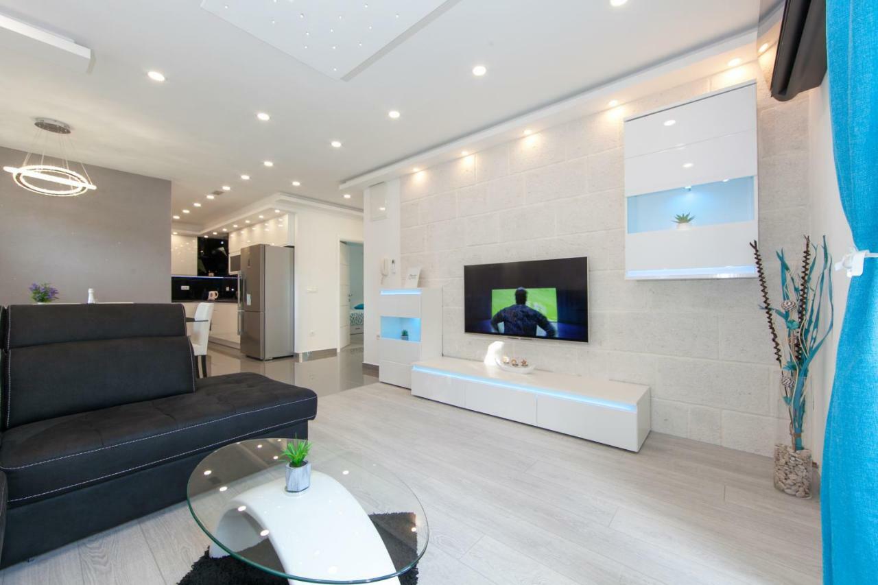 Deluxe Apartment F & M Tučepi エクステリア 写真