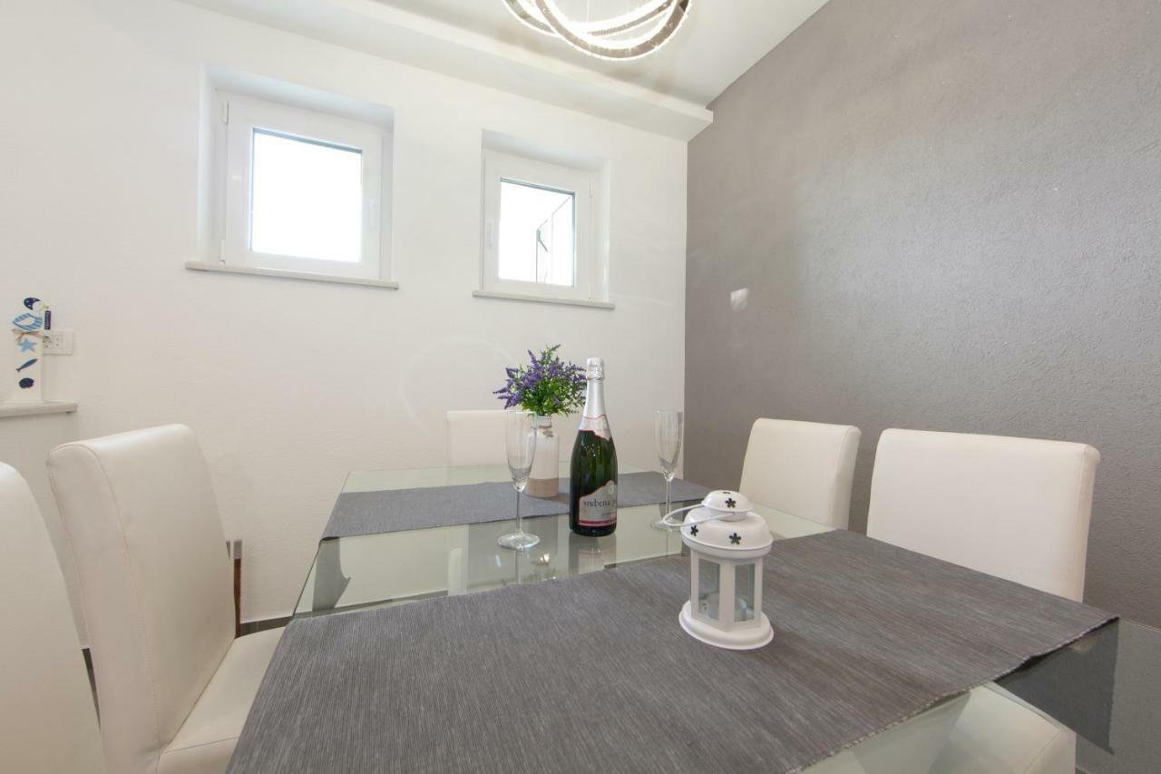 Deluxe Apartment F & M Tučepi エクステリア 写真